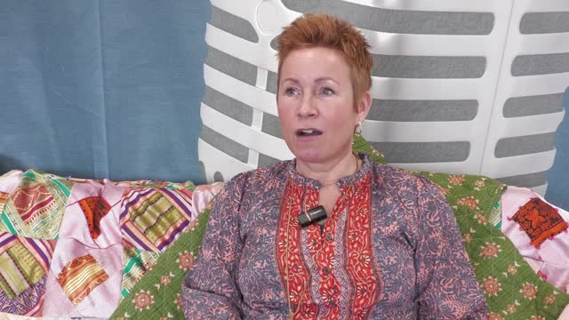 Rikke Johansen, Podcastvært på Podcasten 'Menneskeligt'