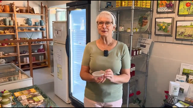 Honning & jordbærdag hos Vivis Pryd