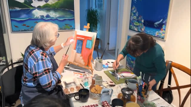 Maling med en lokal kvindegruppe hos Britt Wilken